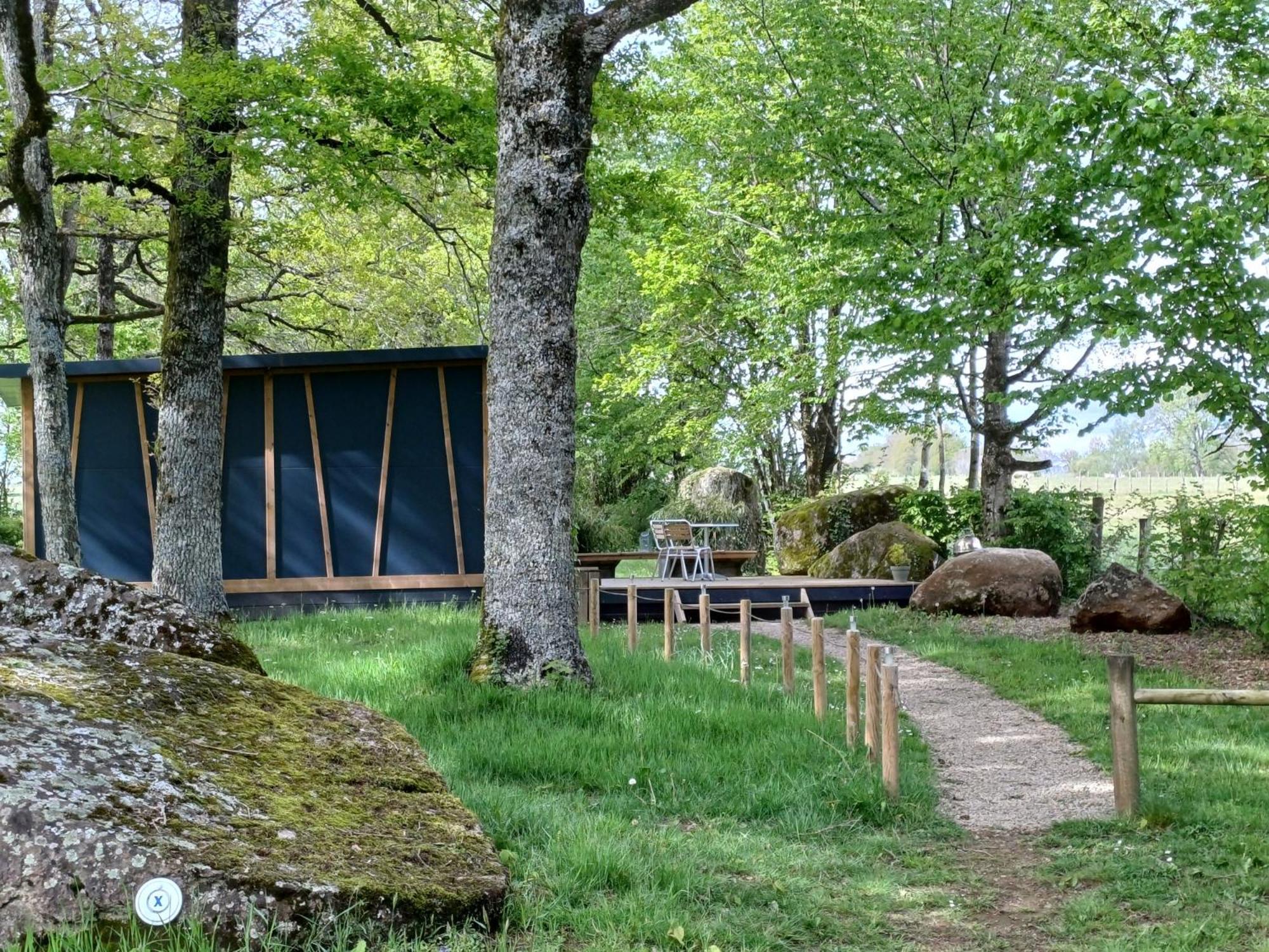 Camping Etang Du Camp Senergues Luaran gambar