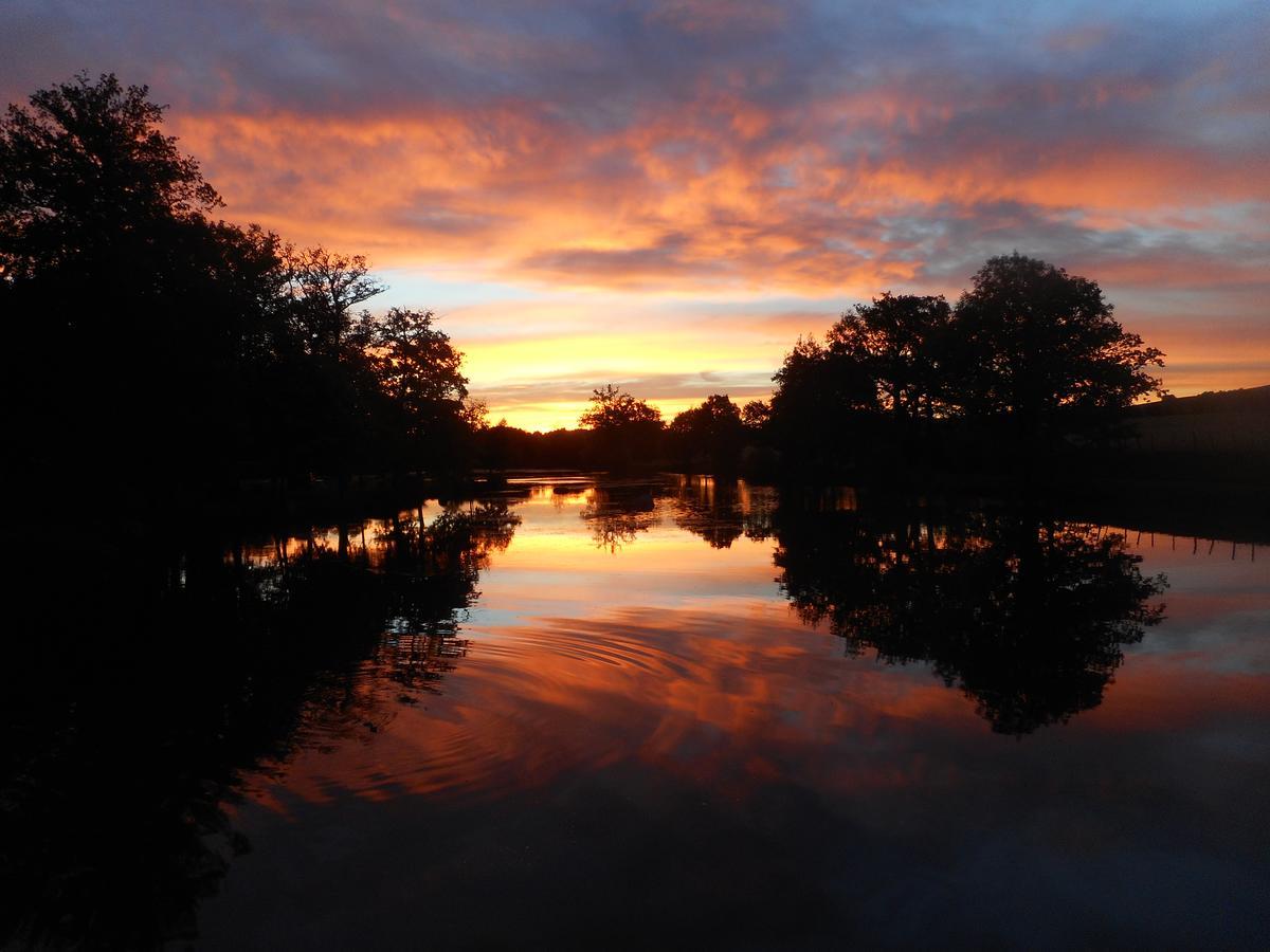 Camping Etang Du Camp Senergues Luaran gambar